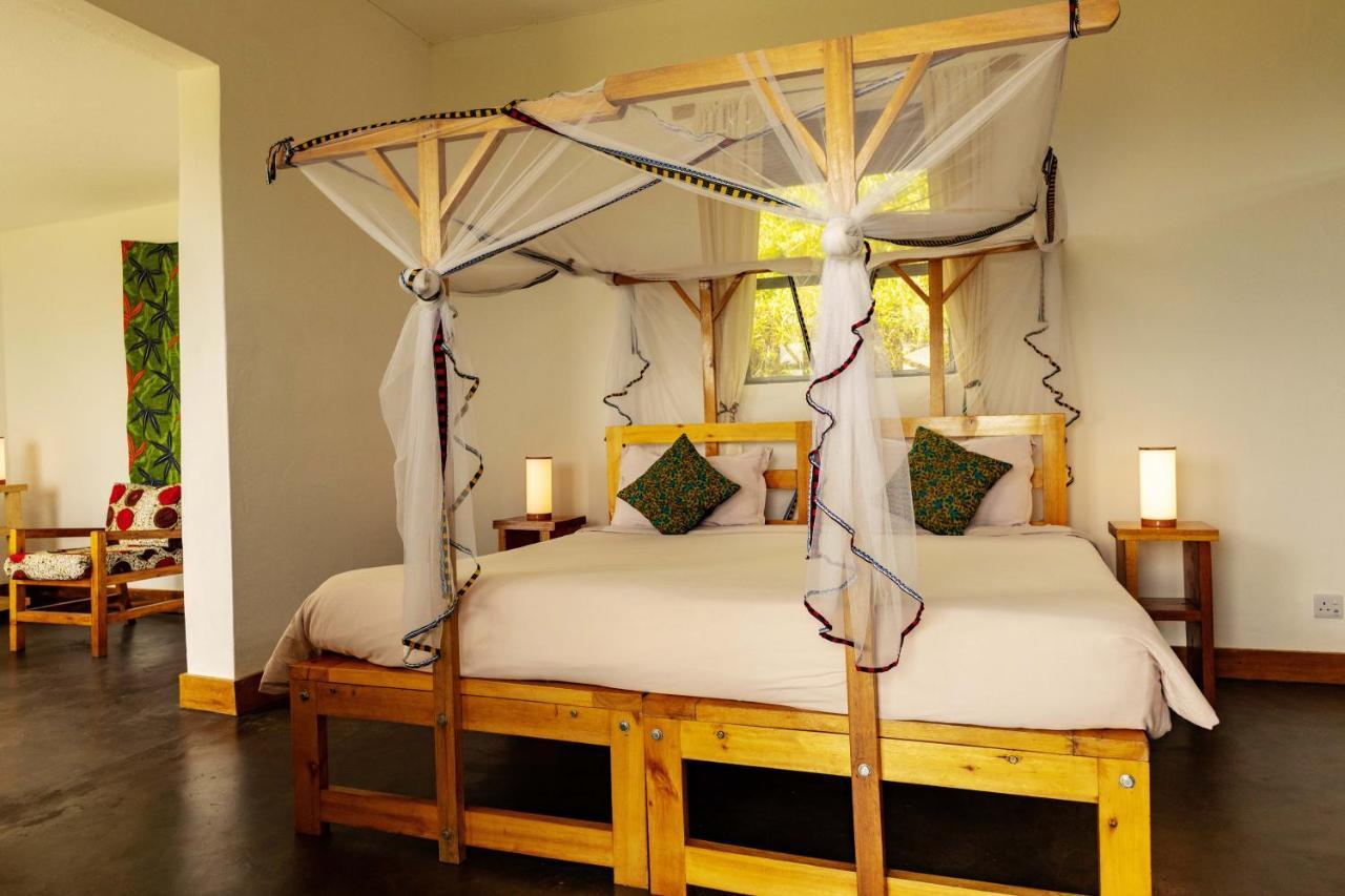 Isunga Lodge Kibale National Park Экстерьер фото
