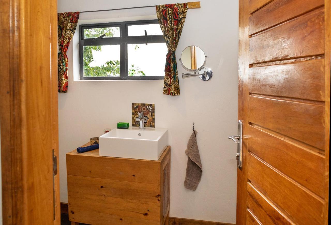 Isunga Lodge Kibale National Park Экстерьер фото