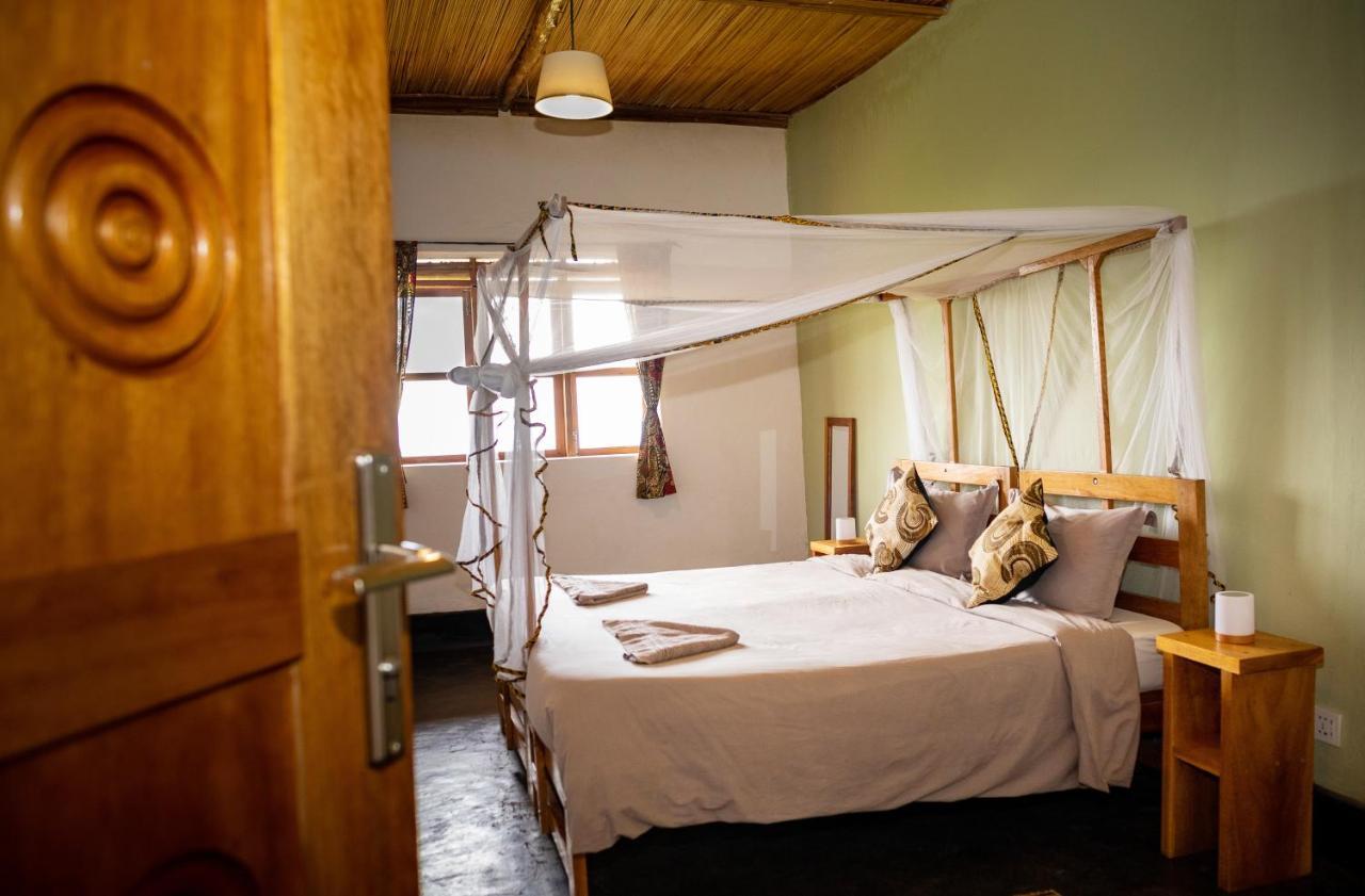 Isunga Lodge Kibale National Park Экстерьер фото