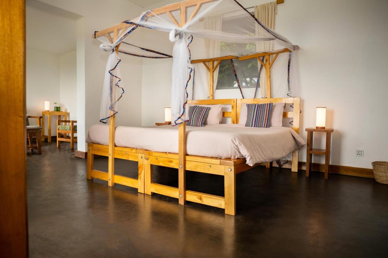 Isunga Lodge Kibale National Park Экстерьер фото